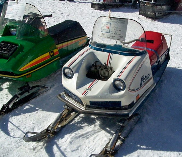 Противостояние Polaris и Ski-Doo продолжается вот уже 50 лет. Доказательство тому – эти сани Polaris Colt 1970 года.